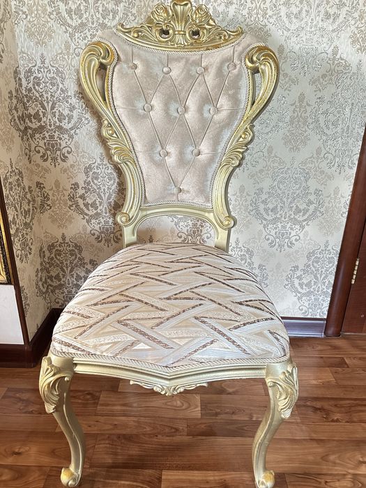 Королевские стулья залға