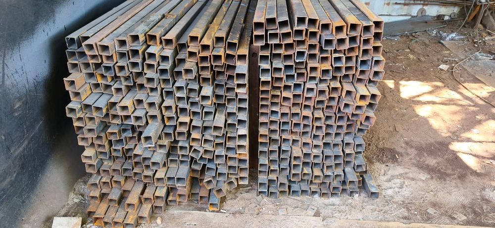 столбики для забора 2000 тг штука
