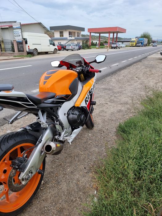 Honda cbr 1000rr fireblade