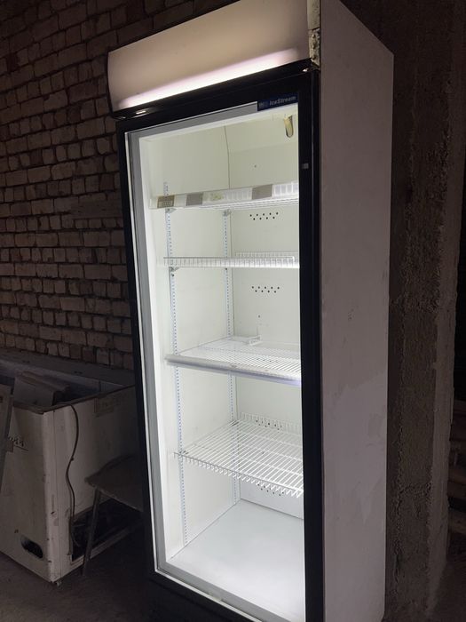 Холодильный шкаф