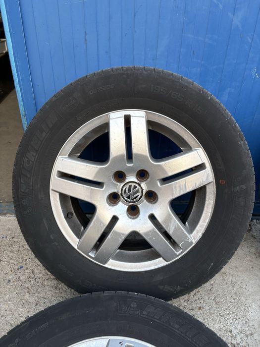 Set Jante Aliaj R15 Originale VW Golf 4 / Bora 5x100 cu Anvelope Michelin 195/65/15