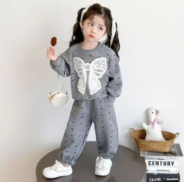 Спортивный костюм для девочки