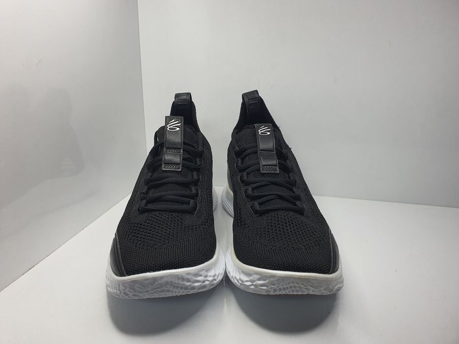 Маратонки Under Armour Curry 8

Чисто нови с кутия.

Размер 42.5  стел