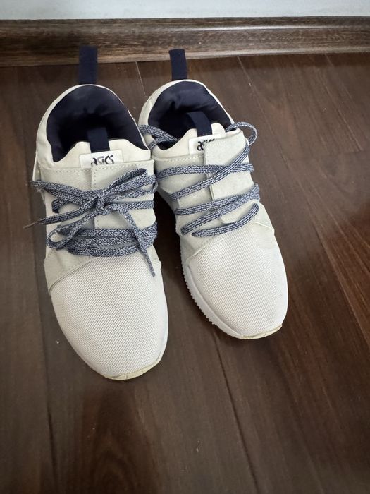Adidasi Asics marimea 37