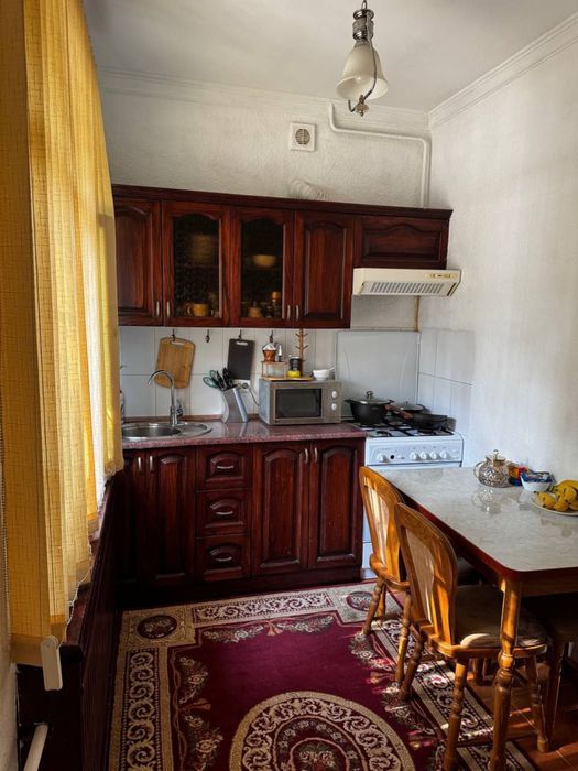 Сотилади 1/1/4 Коракамиш 2/4