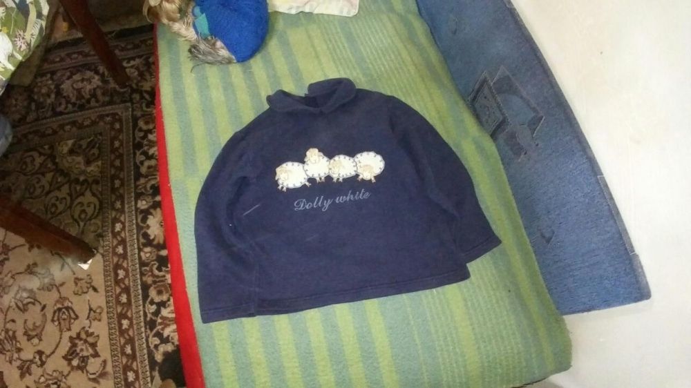 Продам свитера на 5-6 из Европы лет