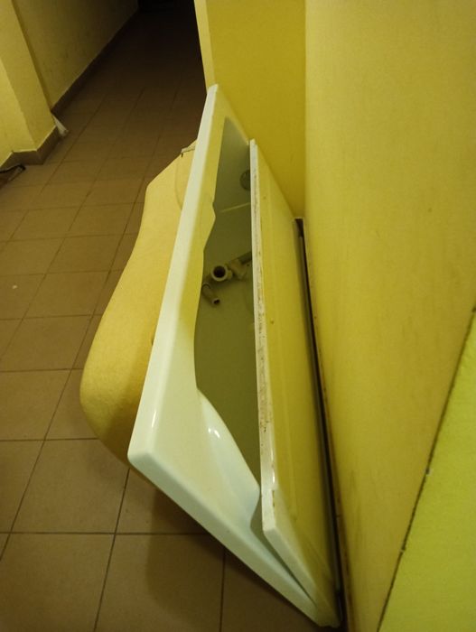 Vând vană, stare bună