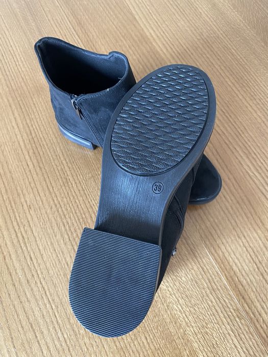 Cizme din piele intoarsa