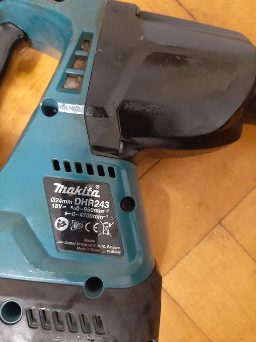 Machita roto dh243 cu acumul