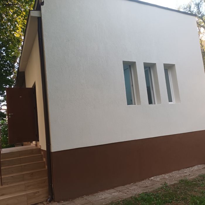 Продавам търговско помещение  намира се в гр. Перник кв. Изток!