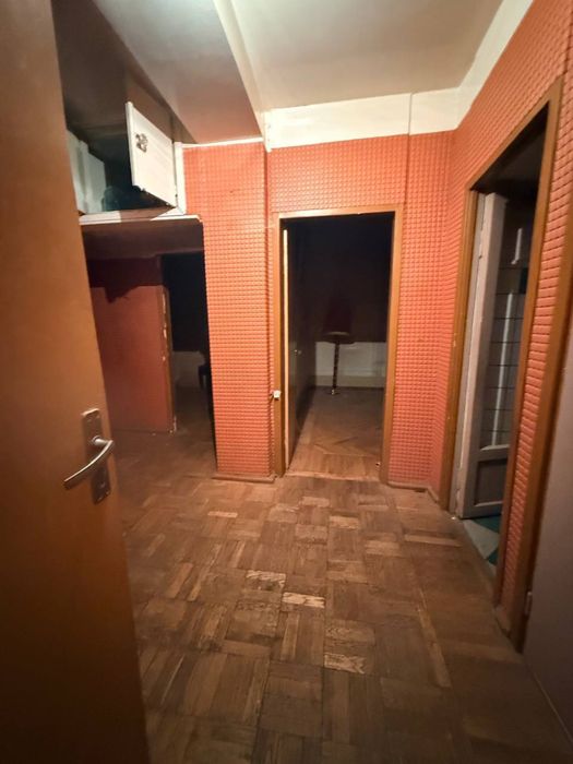 3 комнатная кирпич, площадь 80м2. Ц1