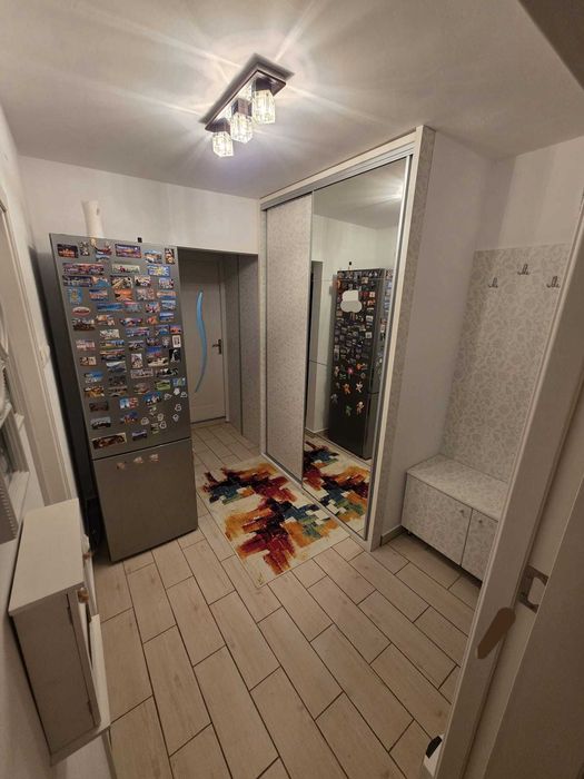 Proprietar vand apartament 2 camere decomandate, Crangasi