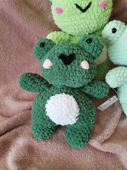 Ръчно плетена жабка