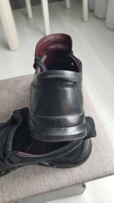 Vind pantofi din piele