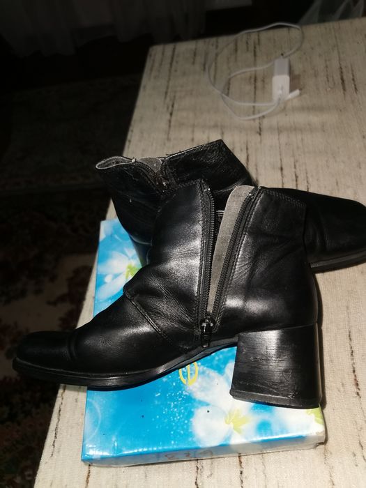 Ghete din piele mărimea 36