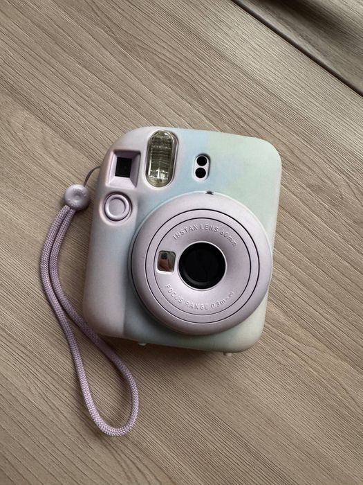 Продается Instax mini 12