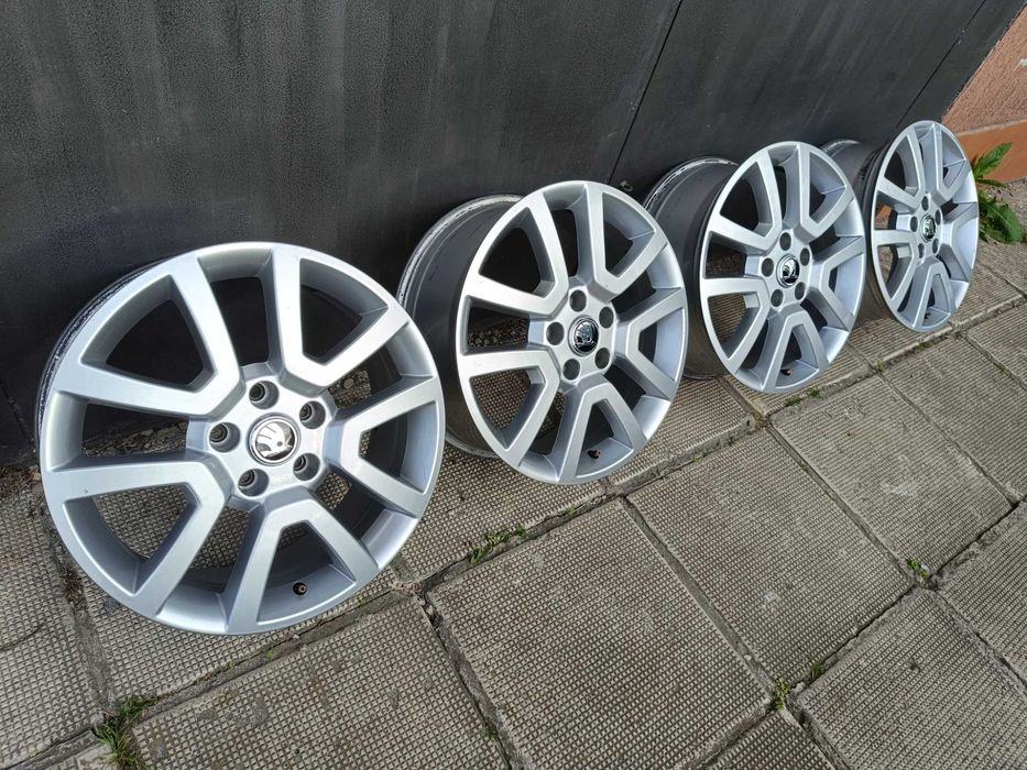 ОРИГИНАЛНИ джанти 17 ' цола 5x112 SKODA / Шкода ЕТ45 7J 57,1