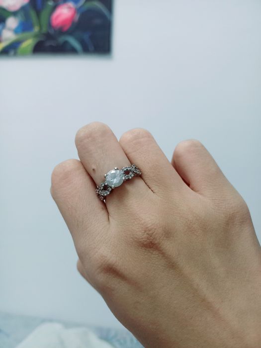 Продаётся кольцо серебро