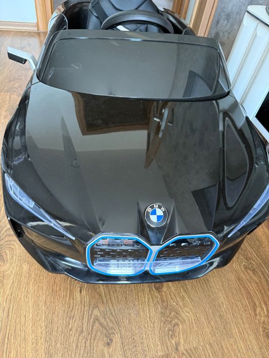 Акумулаторна кола BMW i 4 черен