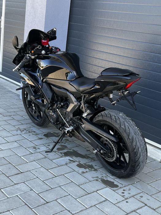 Yamaha yzf r7 (35kw nu mt07,duke,hornet,naked)