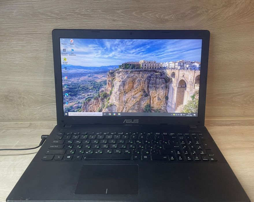 Ноутбук     ASUS