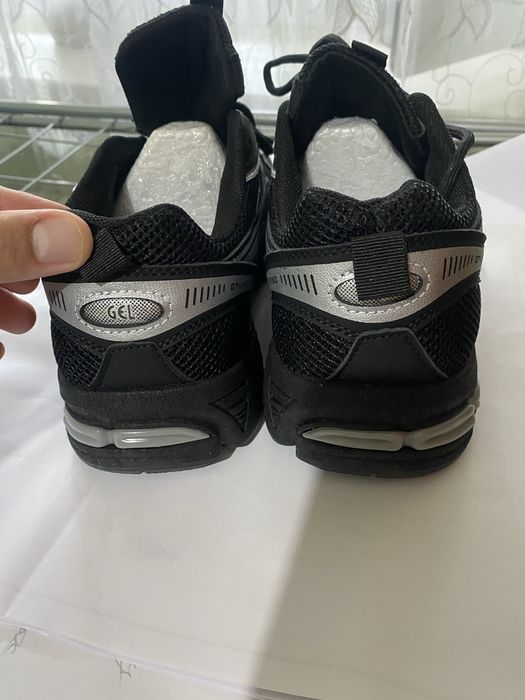 Продам кроссовки Asics gel GT 2160