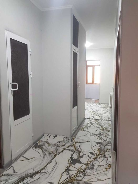 Арзон нархда 2 хонали квартира сотилади 6 микрн
