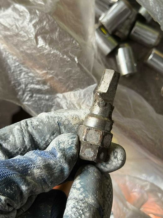 Гайки шаг 1.25 ( два варианта )