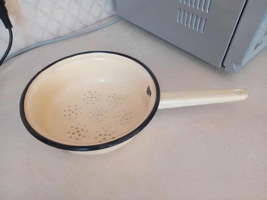 дуршлаг эмалированный.