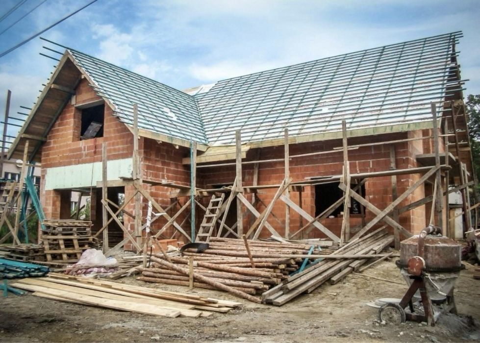 Firma executam lucrari in constructii ,Demolari Mecanizate si Manuale.