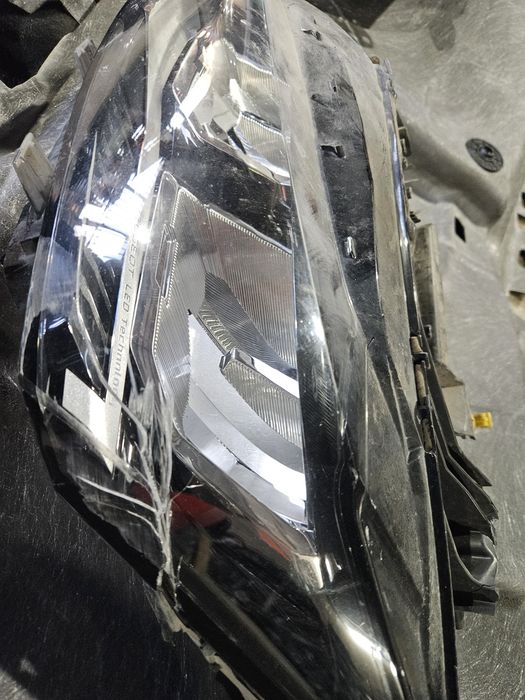 Ляв фар със забележки за Peugeot 308 2023г