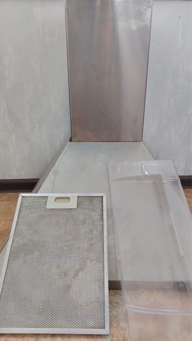 Продам вытяжку на кухню