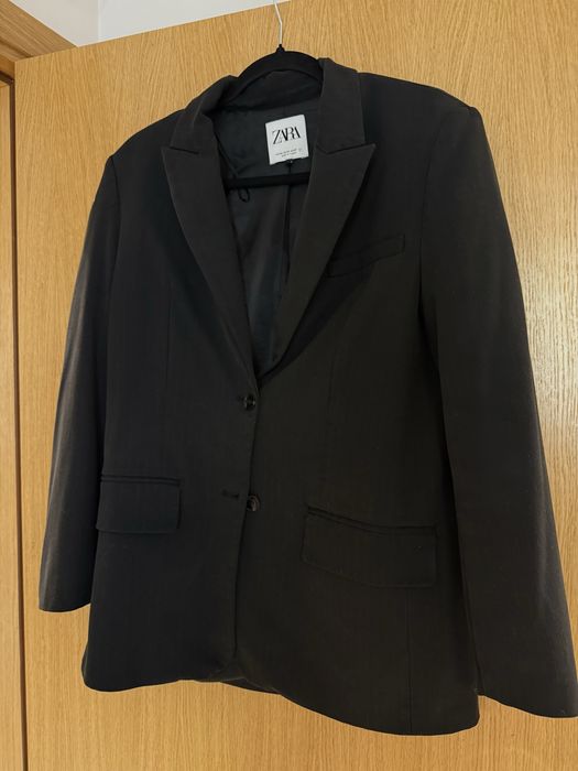 Черно сако на Zara