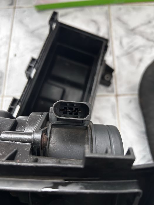 Маркучи на въздуха + дебитомер Mitsubishi Colt 1.5 DI-D 95 к.с.