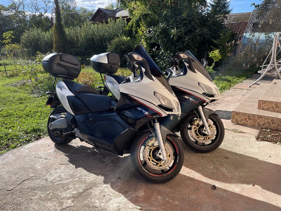 Se VAND doua Aprilia SRV 850 an 2013