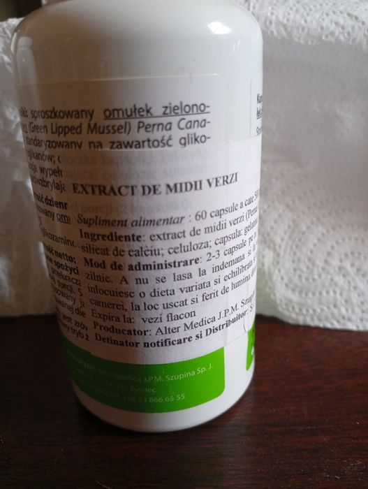 Vând Colagen capsule și o cutie extract de midii verzi.