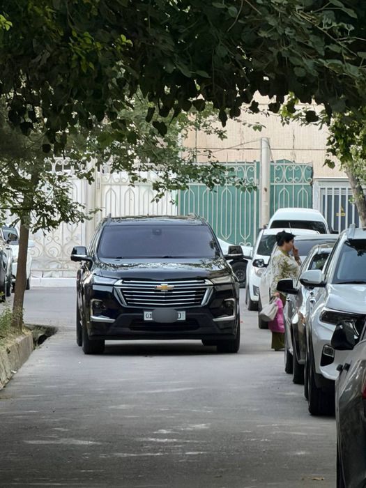 Машина Chevrolet Traverse