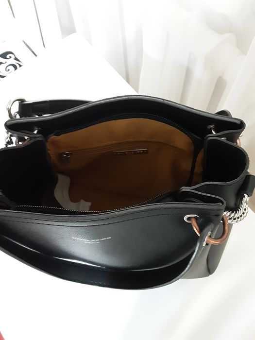 Очень  дёшево  продаётся  сумка