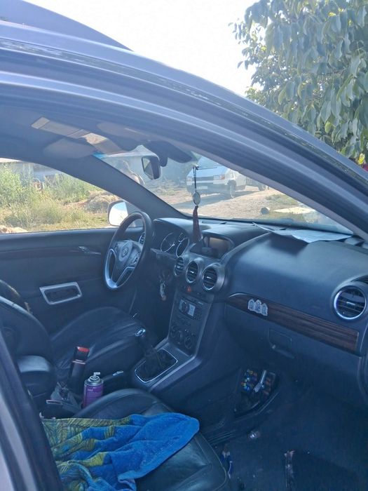 Vând Opel antara an 2008  preț negociabil