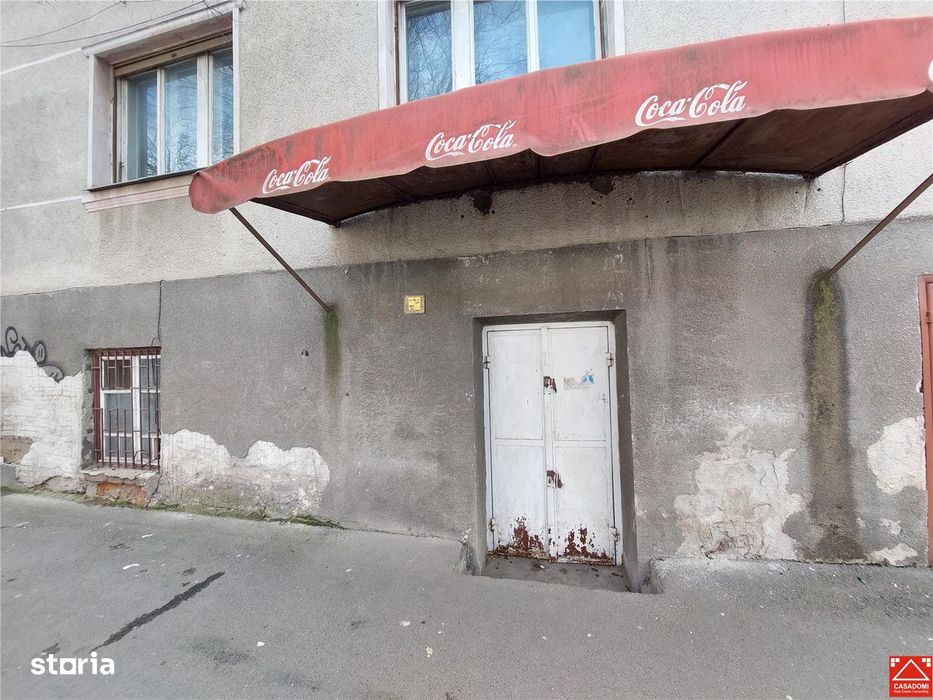 Casa cu spatiu comercial, zona Intim
