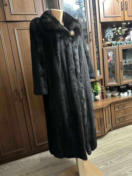 Продам норковую шубу