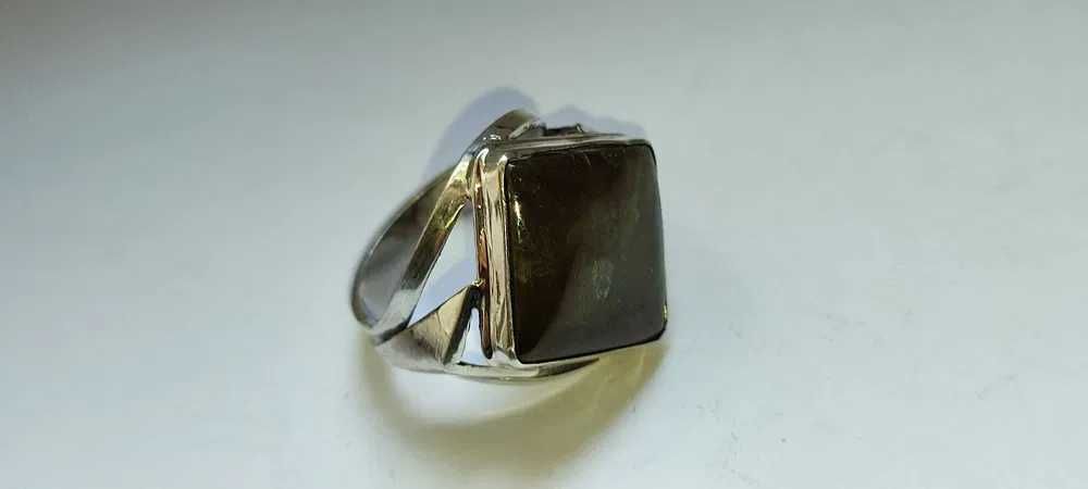 Серебряное кольцо с камнем ГРАНАТ зеленый