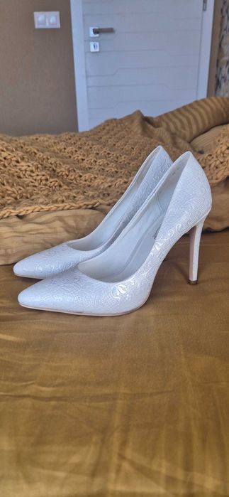 Бели сватбени обувки, нови, 37 номер