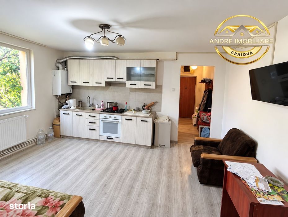 Apartament 2 camere,Calea București,centrală proprie,etaj intermediar