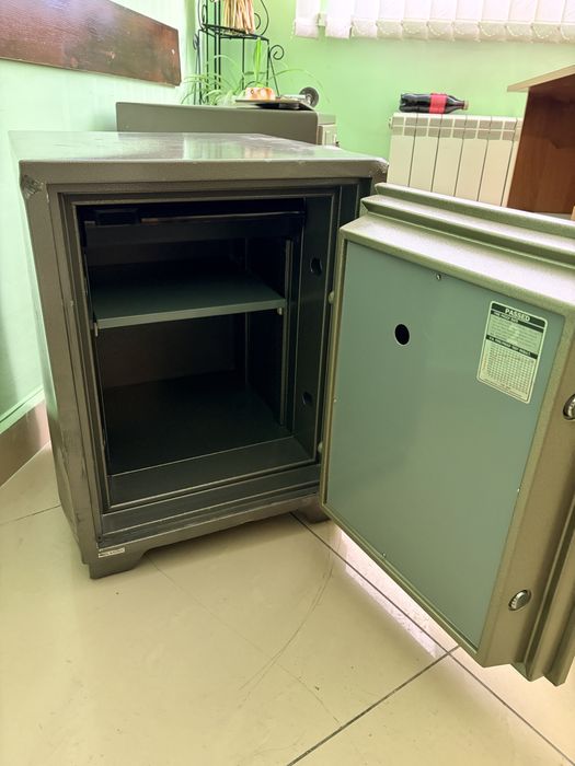 Продам сейф электронный