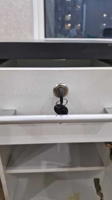 Продам офисные столы