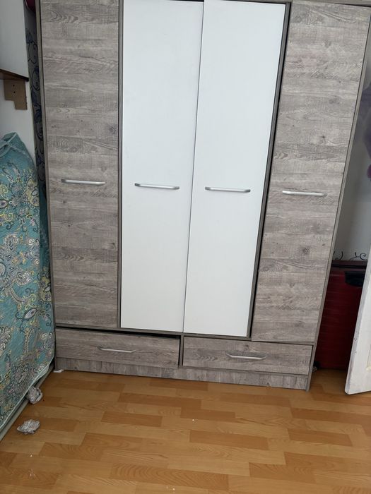 Продам спальный гарнитур