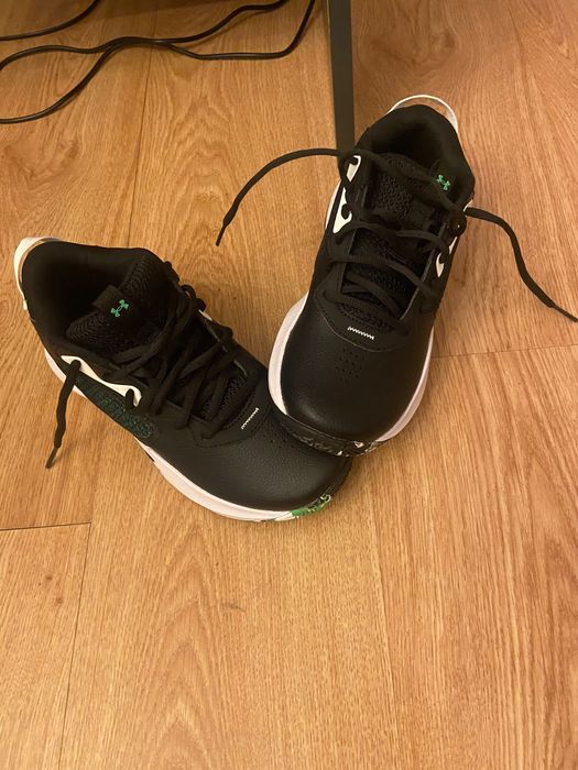 Adidasi under armour   originali marime 36.5