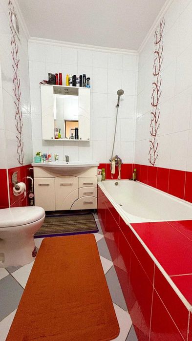 Продам 3-х  комн квартиру Акбота