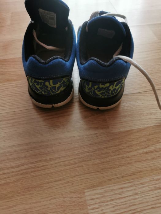 Adidași baieti marca CRISS CROSS marimea 33
